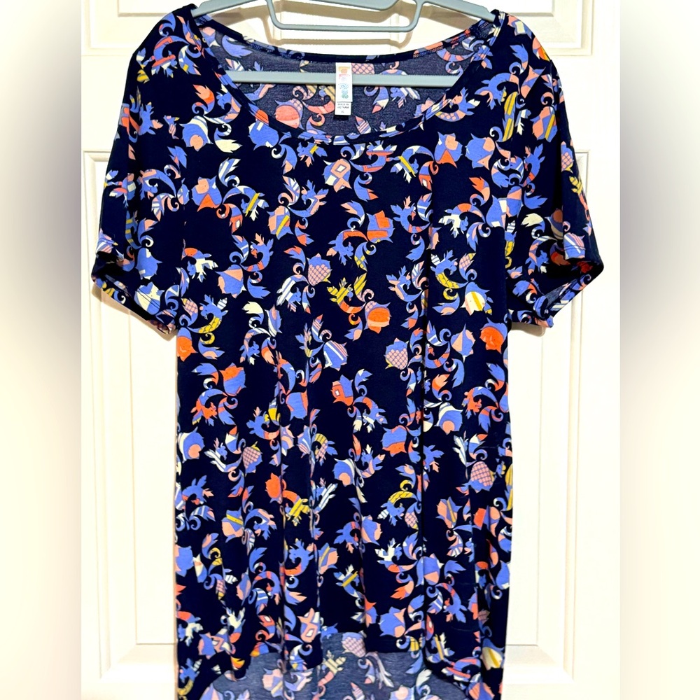 XL Lularoe Shirt - Excellent Condition